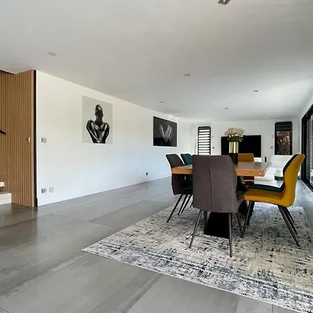 Villa à 400 M De La Plage, Piscine Chauffée *